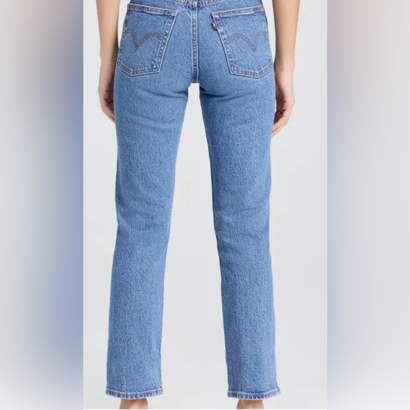 Women’s Levi Jeans Button Fly - Picture 2 of 8